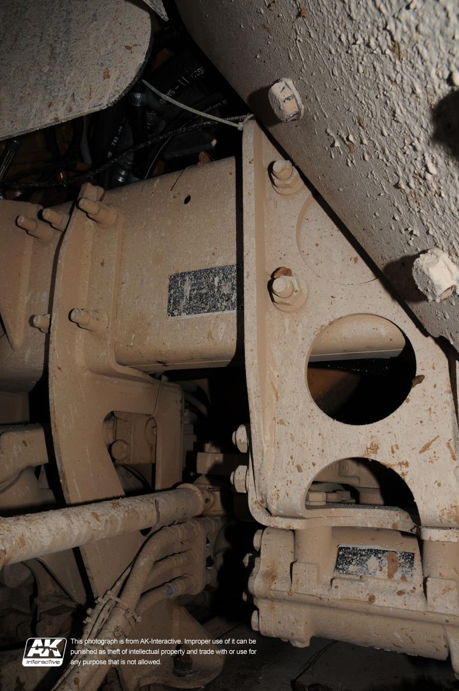 Детали экстерьера Oshkosh M-ATV 2009 года  (фото 10 из 676)